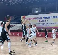 柔道联赛焦点战：徽州天狼队大胜海滨白虎队，外线火力全开。禁区内连续解围